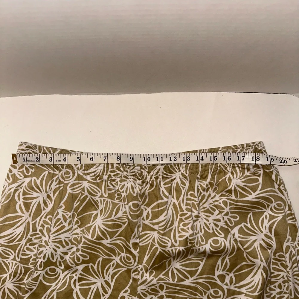 N Touch plus size capris - Picture 3 of 4